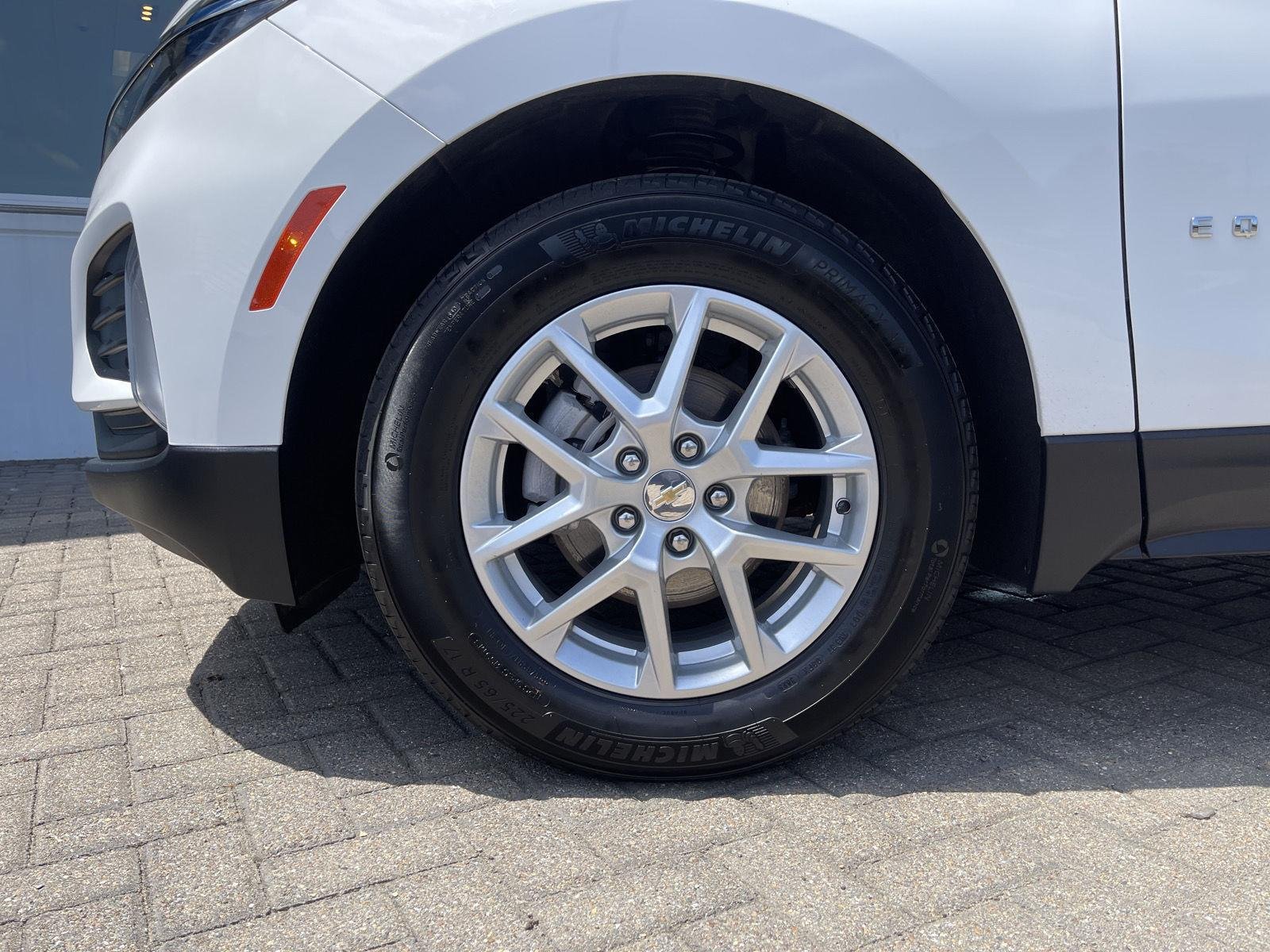 Used 2024 Summit White Chevrolet LT image 10