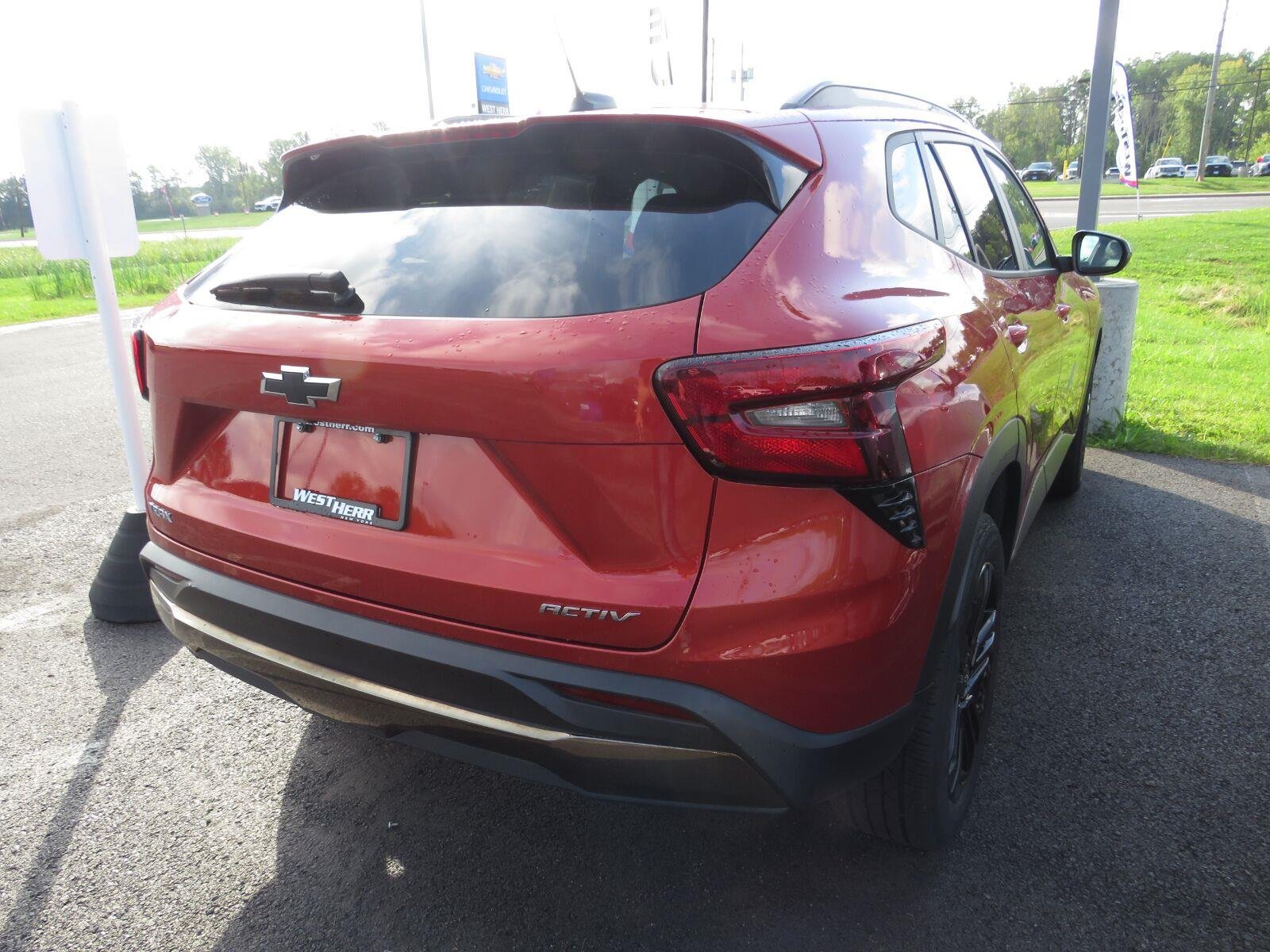 Used 2024 Cayenne Orange Metallic Chevrolet ACTIV image 22
