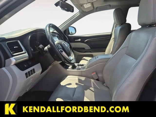 Used 2014 Silver Toyota Limited image 9