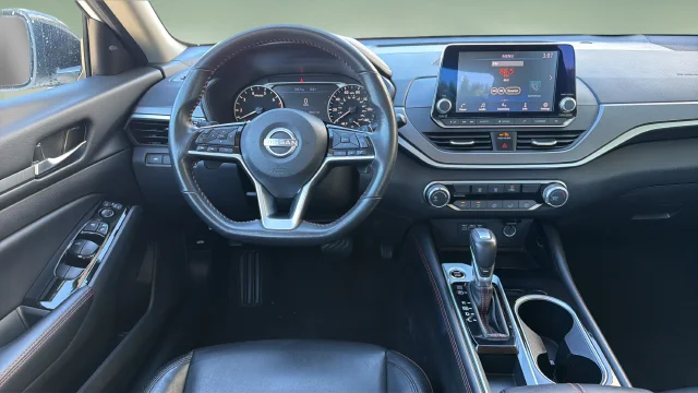 Used 2024 Pearl White Tricoat Nissan 2.5 SR image 9