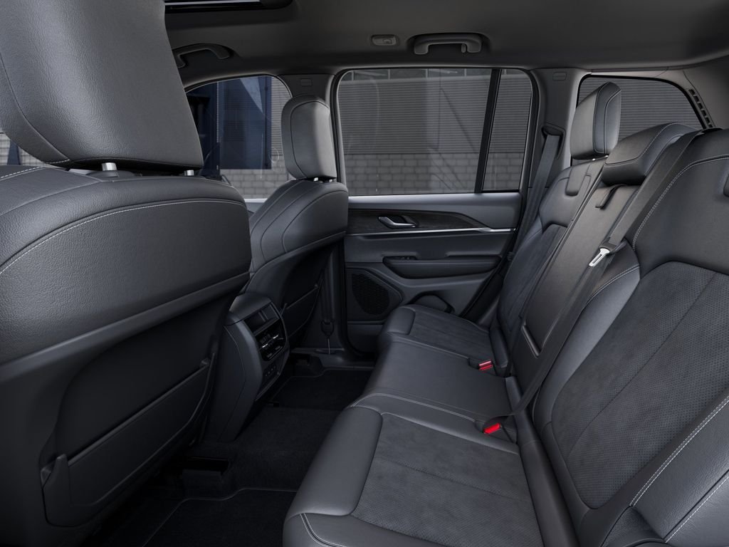 New 2026 Silver Zynith Exterior Paint Jeep Altitude image 23