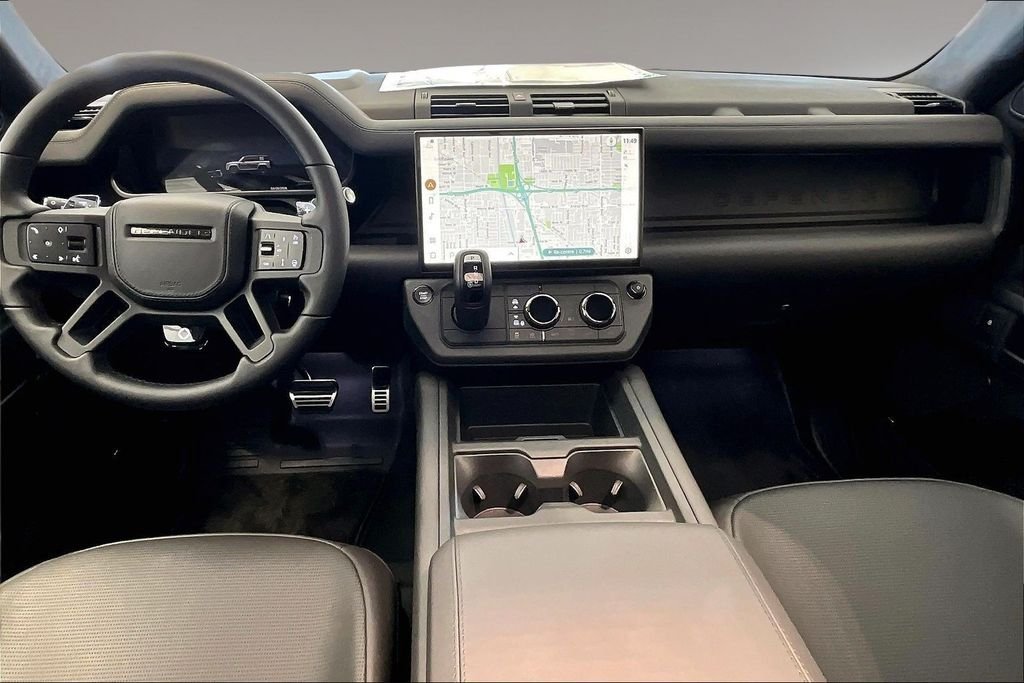 New 2026  Land Rover OCTA Black image 5