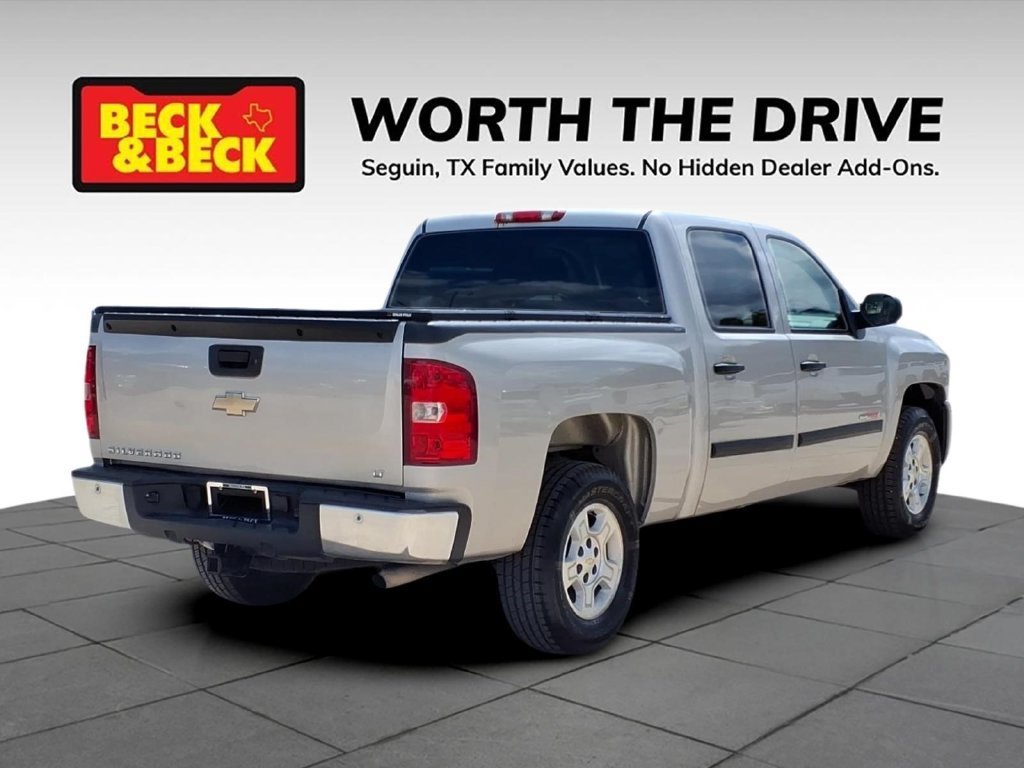 Used 2008 SILVER BIRCH METALLIC Chevrolet LT w/1LT image 5