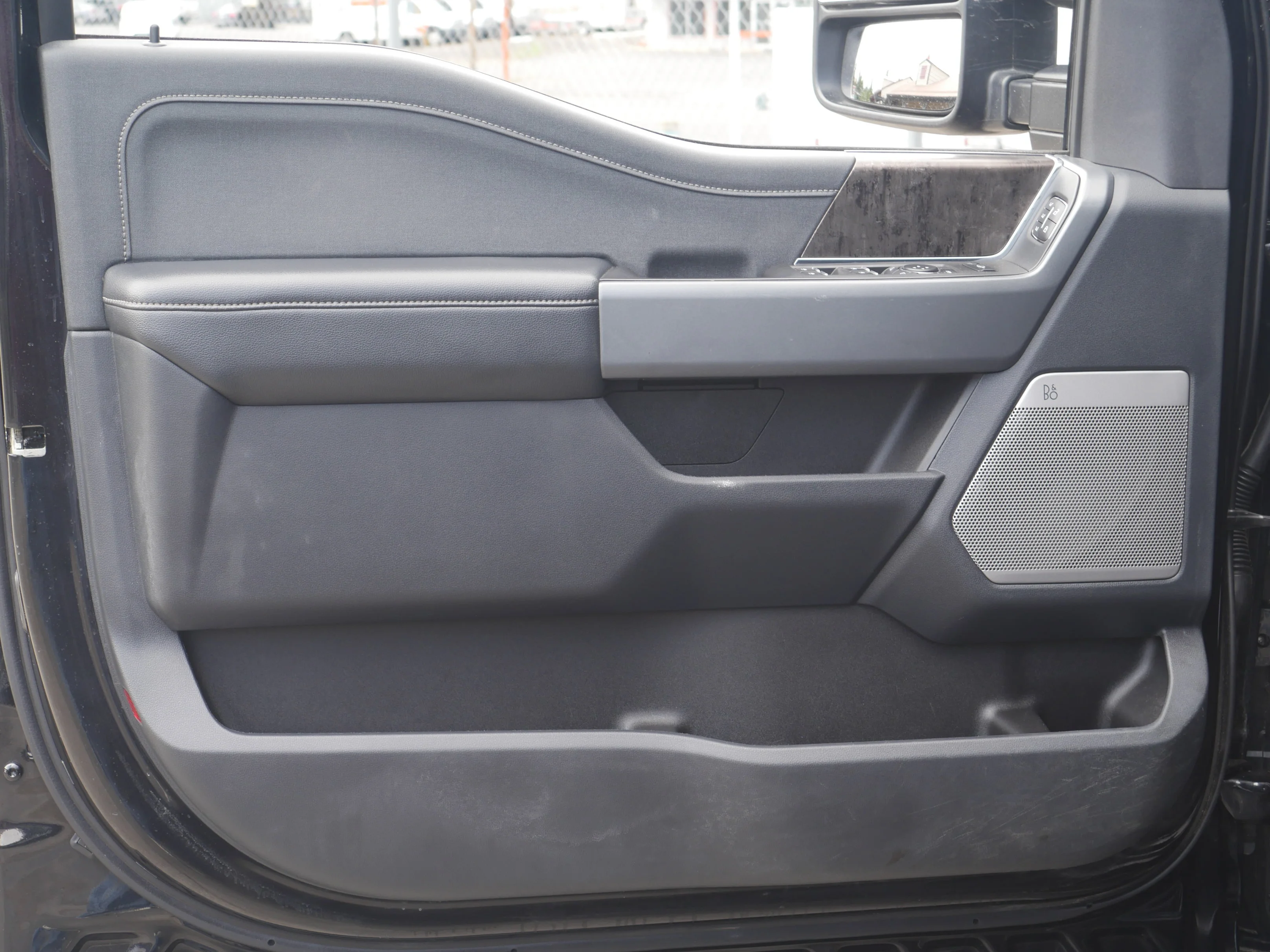 Certified Used 2024 Agate Black Metallic Ford LARIAT image 39