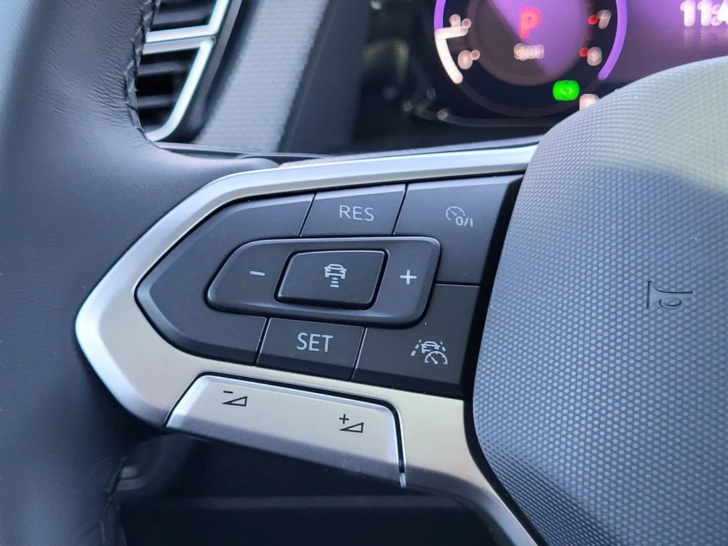 2025 Volkswagen Atlas Cross Sport SEL Premium R-LINE - Photo 10