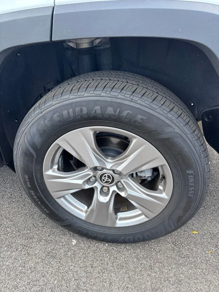 Used 2022 White Toyota XLE image 17
