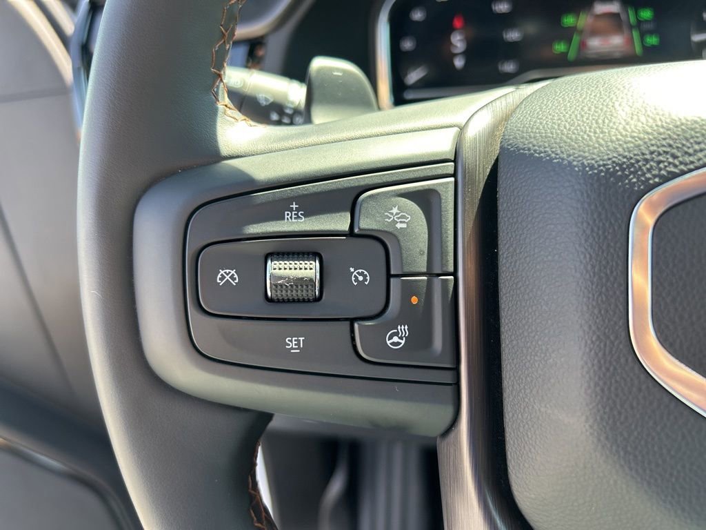 Used 2025 Summit White GMC AT4 image 34