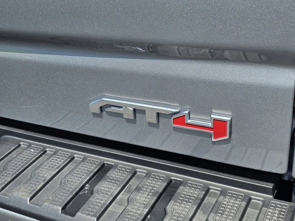 Used 2025 Sterling Metallic GMC AT4 image 11