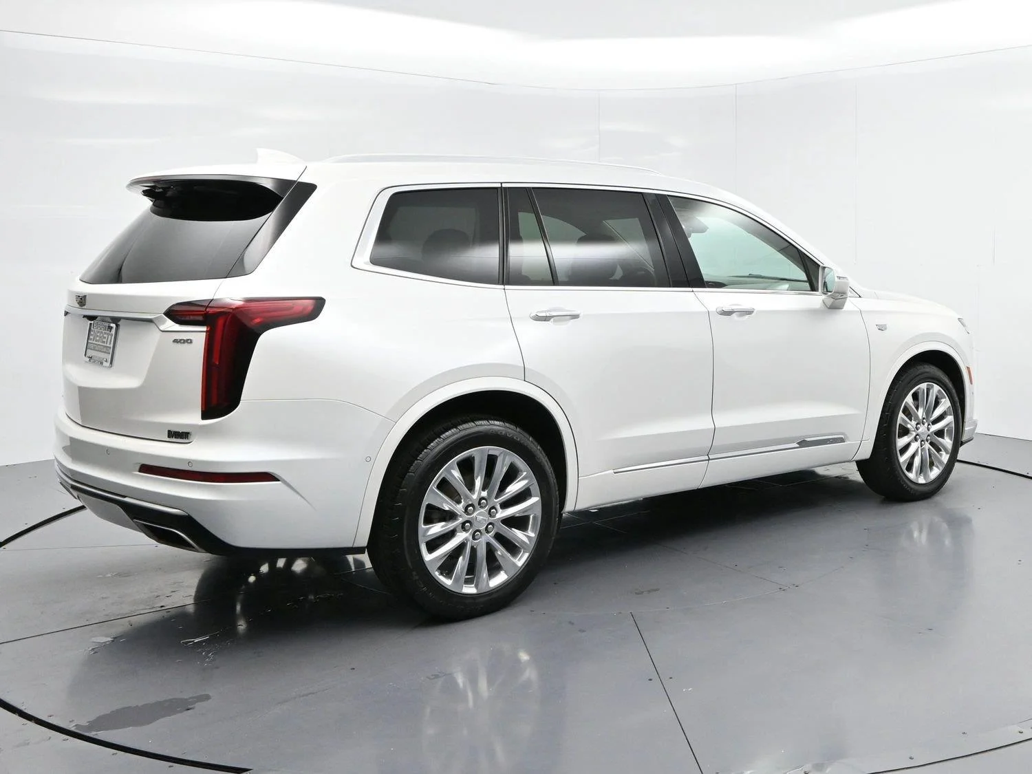 Used 2020 CRYSTAL WHITE TRICOAT Cadillac AWD Premium Luxury image 7