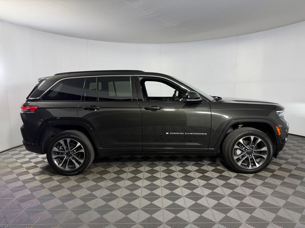 Certified Used 2024 Rocky Mountain Pearlcoat Jeep Overland image 5