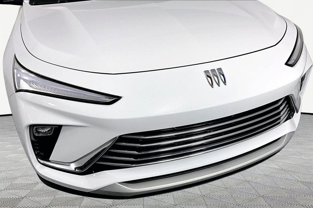 Used 2024 White Buick Preferred image 29