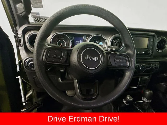Used 2021 Green Jeep Sport image 9