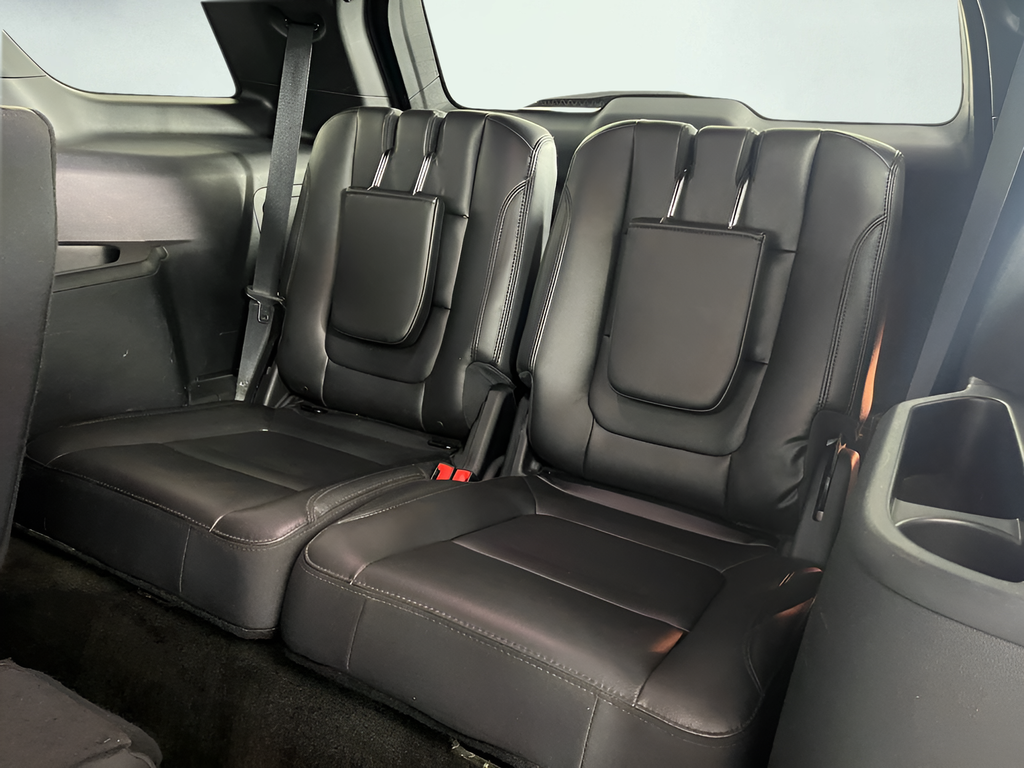 Used 2018 Magnetic Metallic Ford XLT image 13