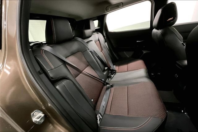 New 2026 Canyon Bronze Nissan SR image 33