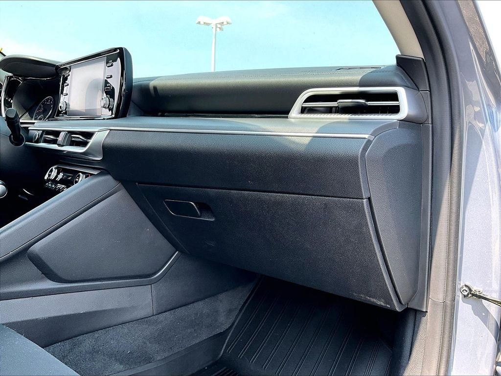Used 2024 Silver Kia LXS image 13