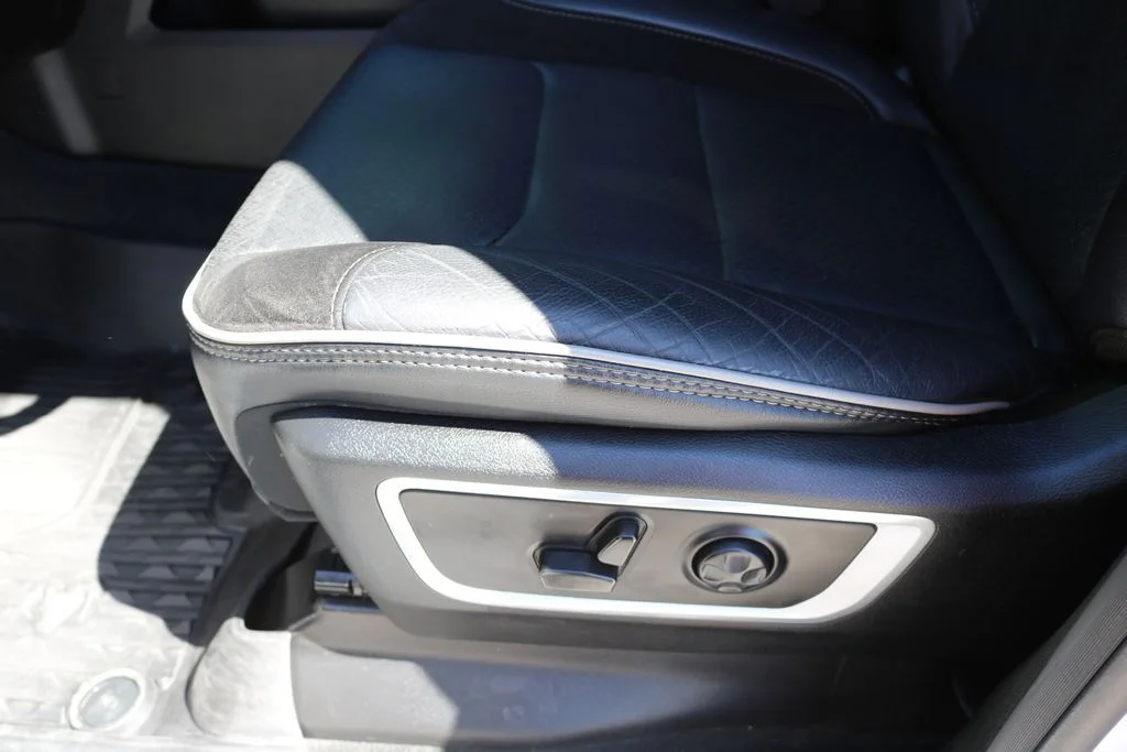 Used 2021 White Ram Laramie image 14