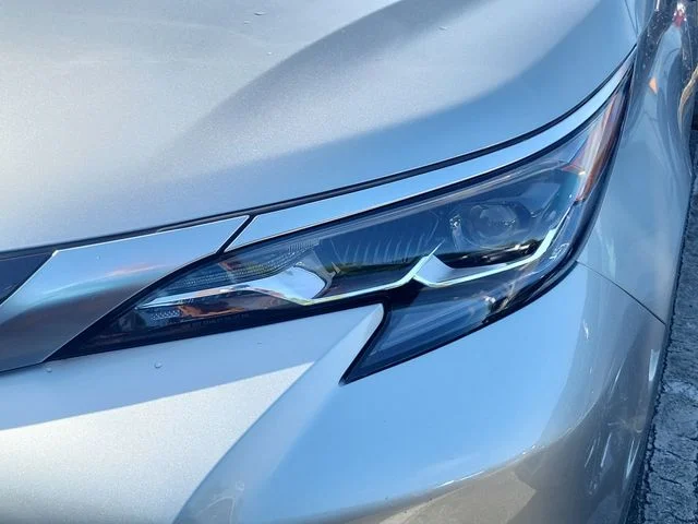 Used 2024 Silver Toyota Platinum image 4