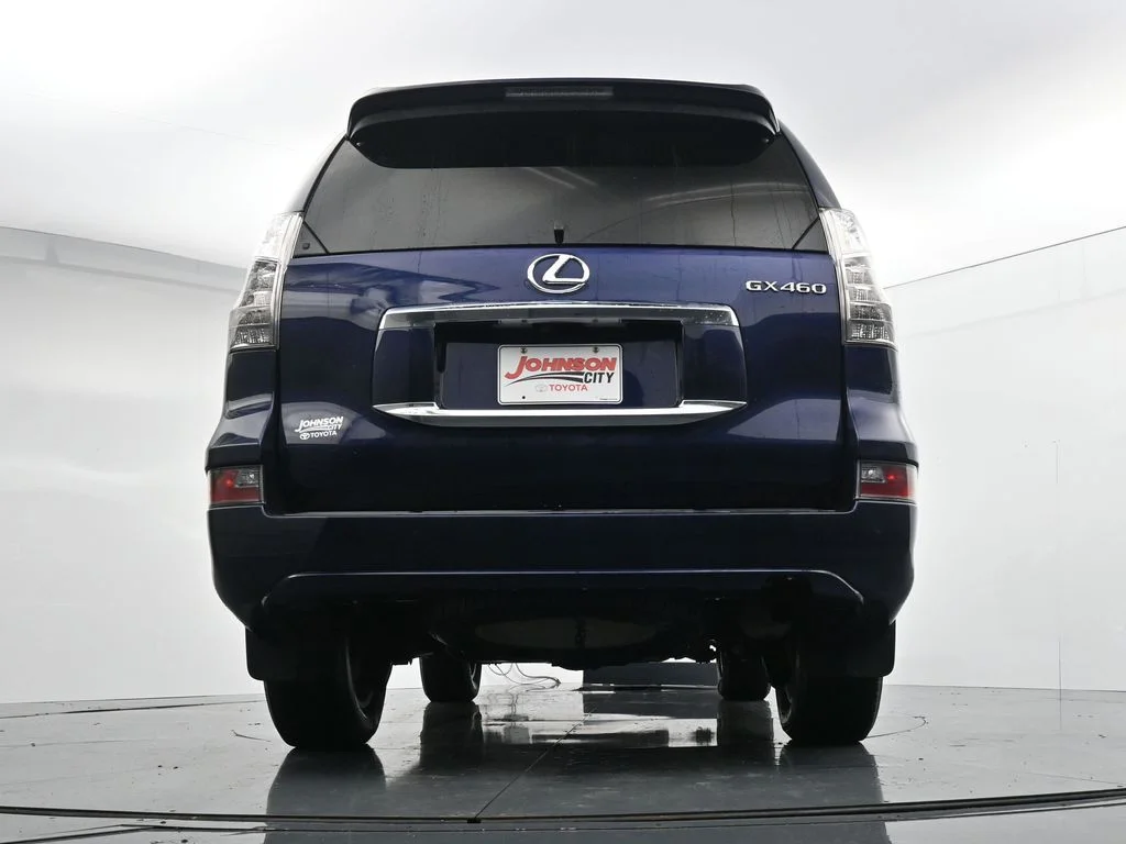 Used 2017  Lexus 460 image 32