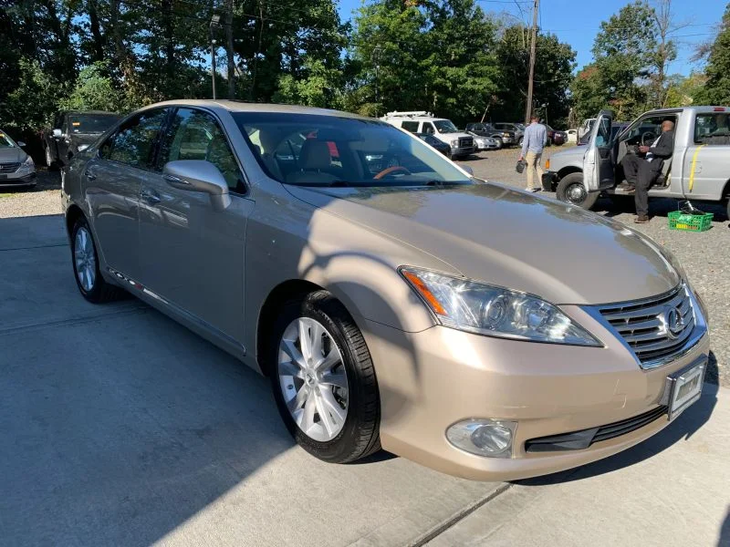 Used 2011 Gold Lexus ES 350 Sedan 4D image 24