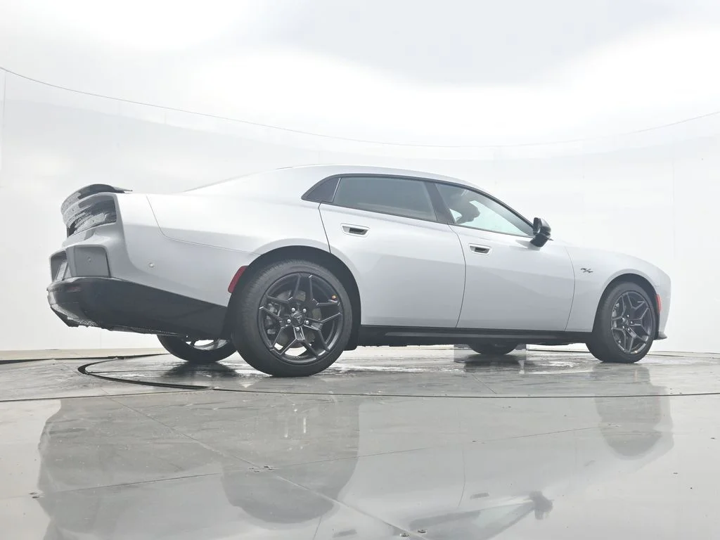 New 2026 Triple Nickel Exterior Paint Dodge R/T Plus image 38