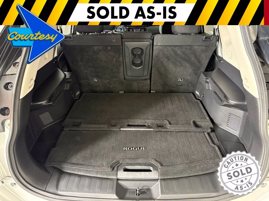 Used 2017 Silver Nissan S image 29