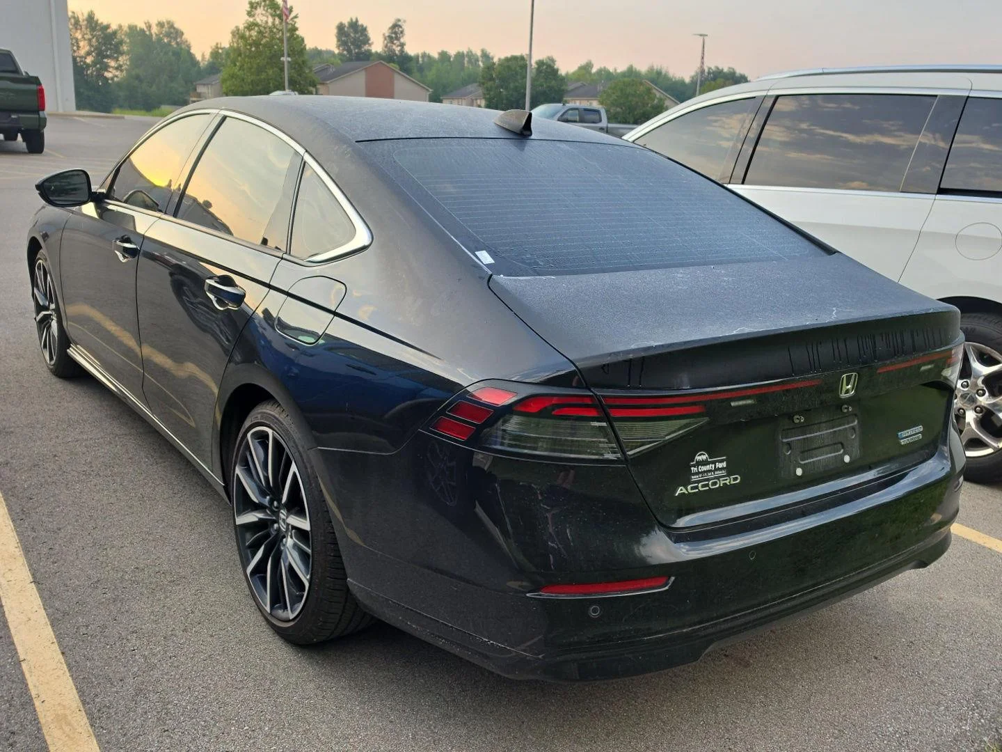 Used 2024 Crystal Black Pearl Honda Touring image 4