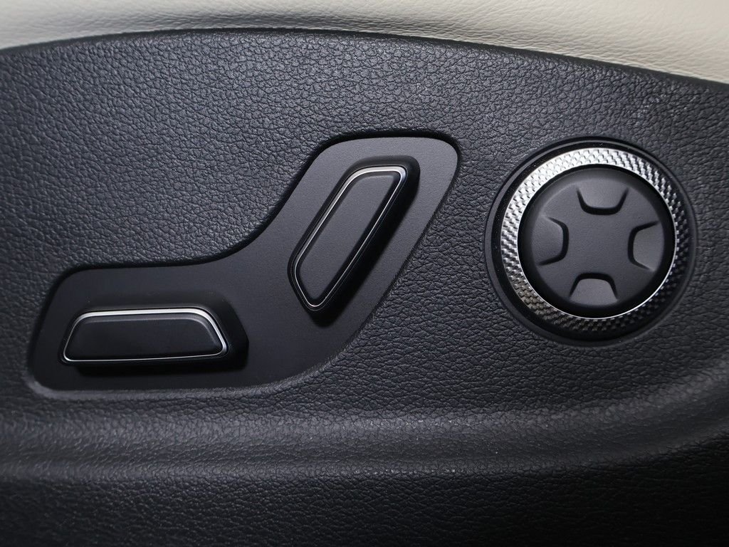 2026 GENESIS GV70 Select - Photo 31