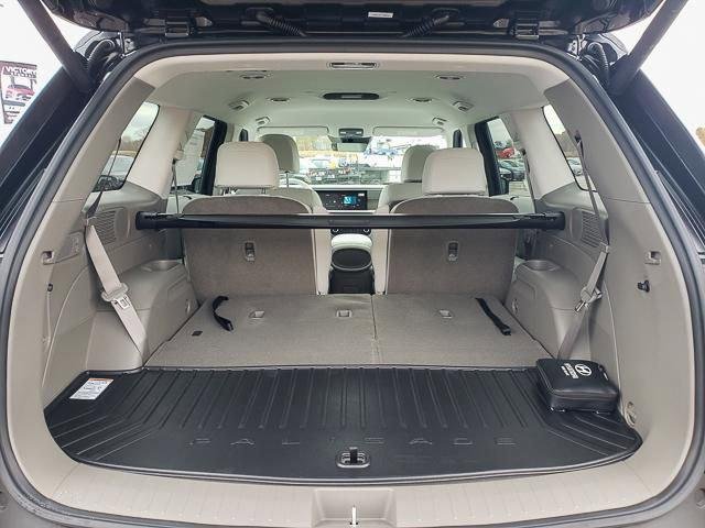 New 2026 Black Hyundai SEL image 19