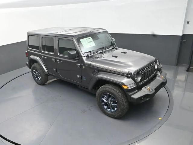 New 2026 Granite Crystal Metallic Clear-Coat Exterior Paint Jeep  image 11