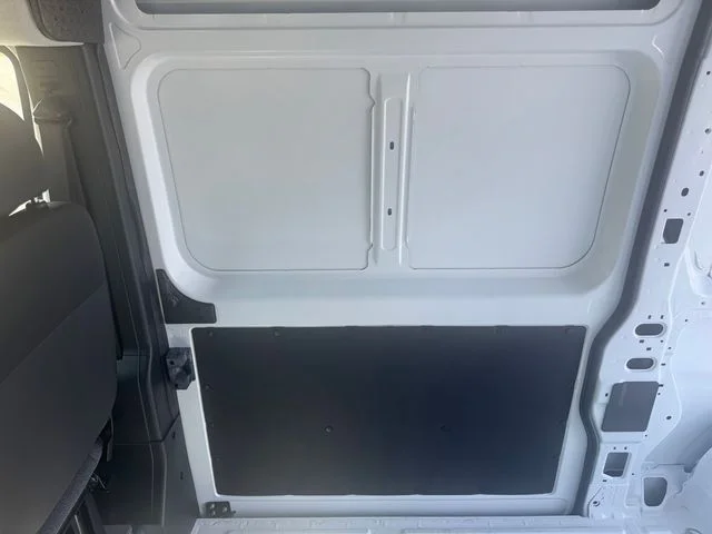 New 2026 Bright White Clear-Coat Exterior Paint RAM SLT image 15