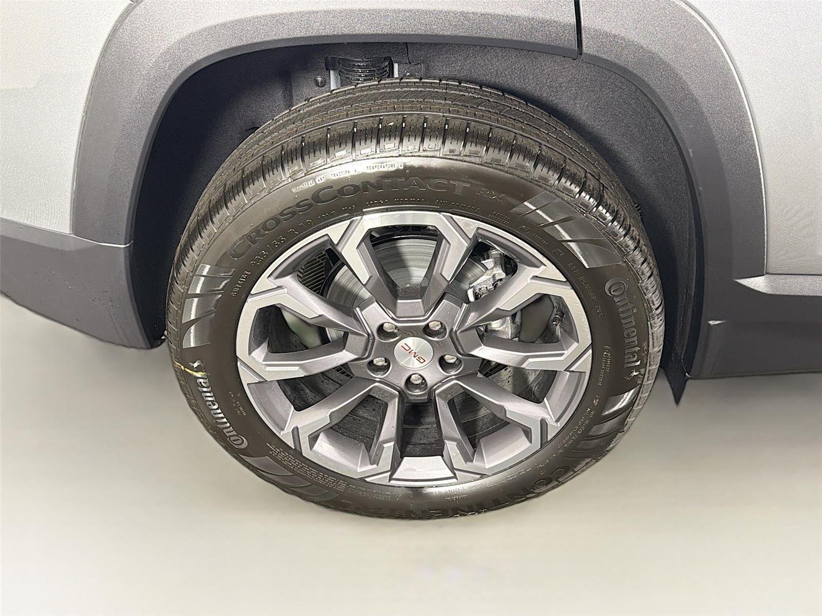 New 2027 Sterling Metallic GMC AWD Elevation image 35
