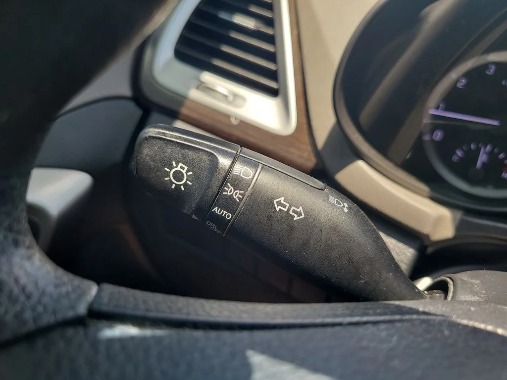 Certified Used 2017 Blue Hyundai SE image 28