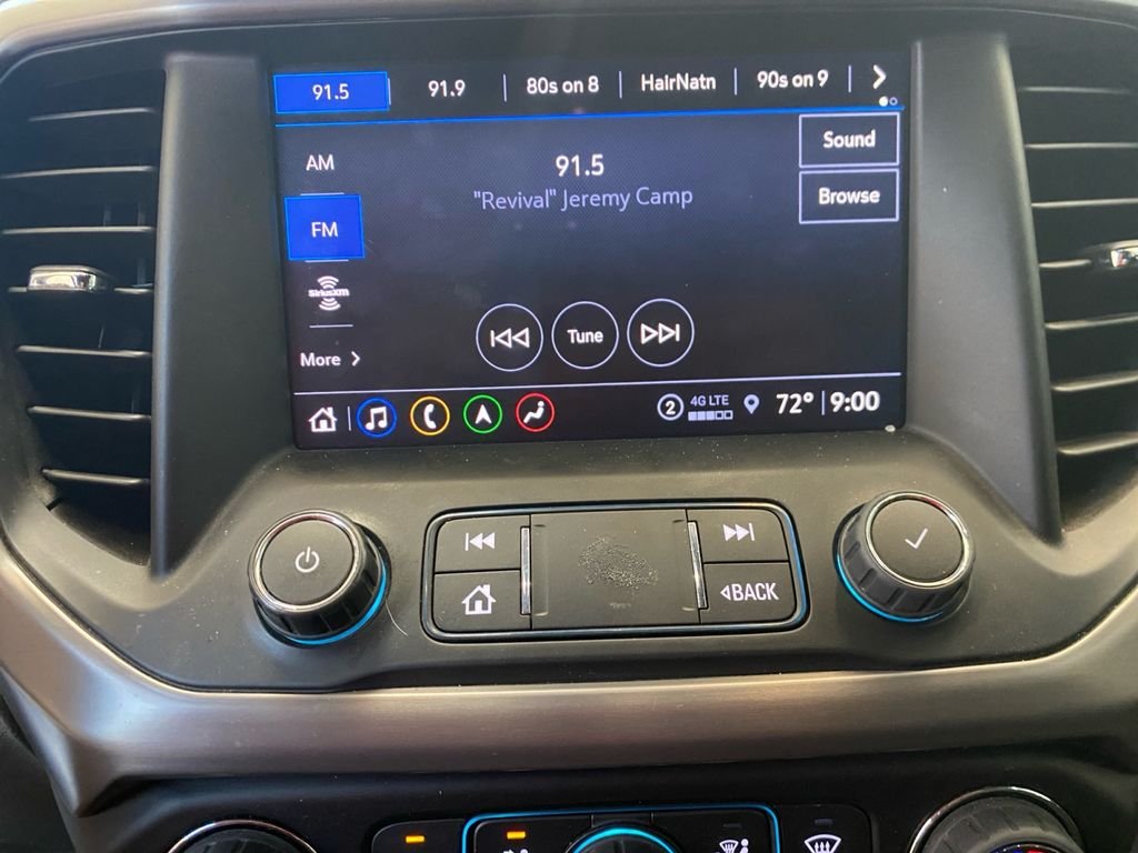 Used 2023 White GMC AT4 image 11