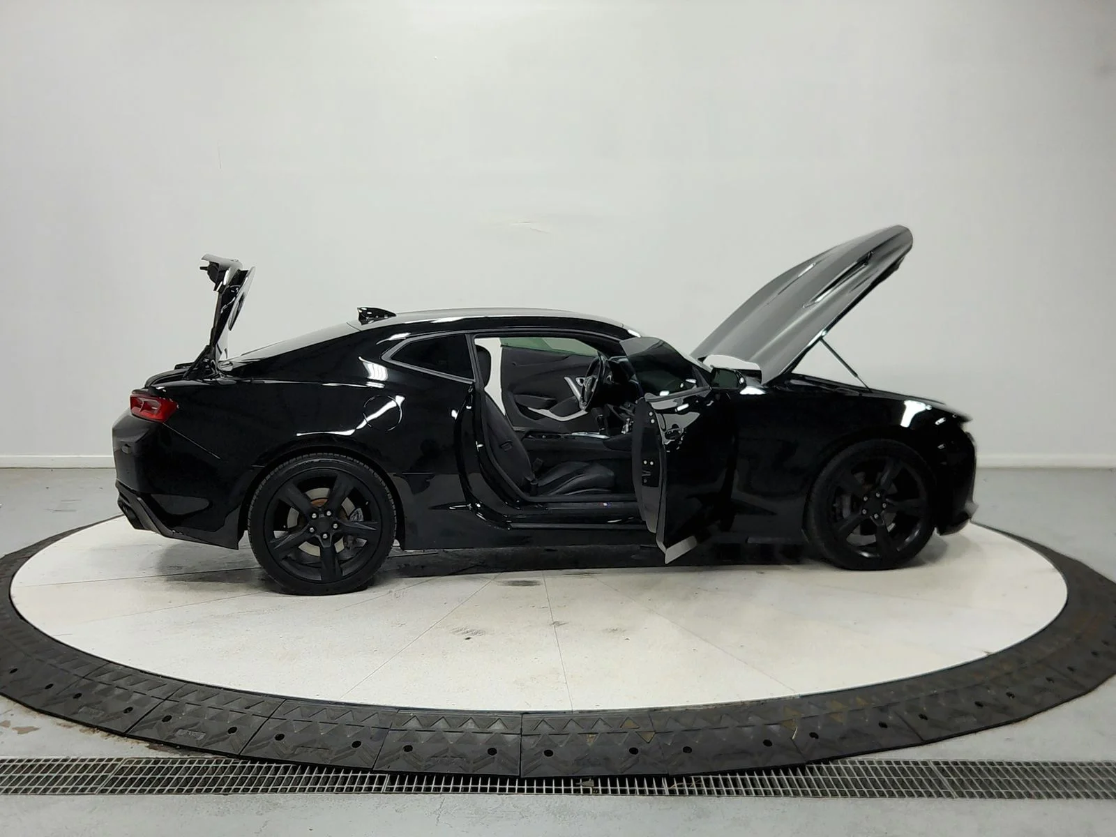 Used 2016 Black Chevrolet SS image 17