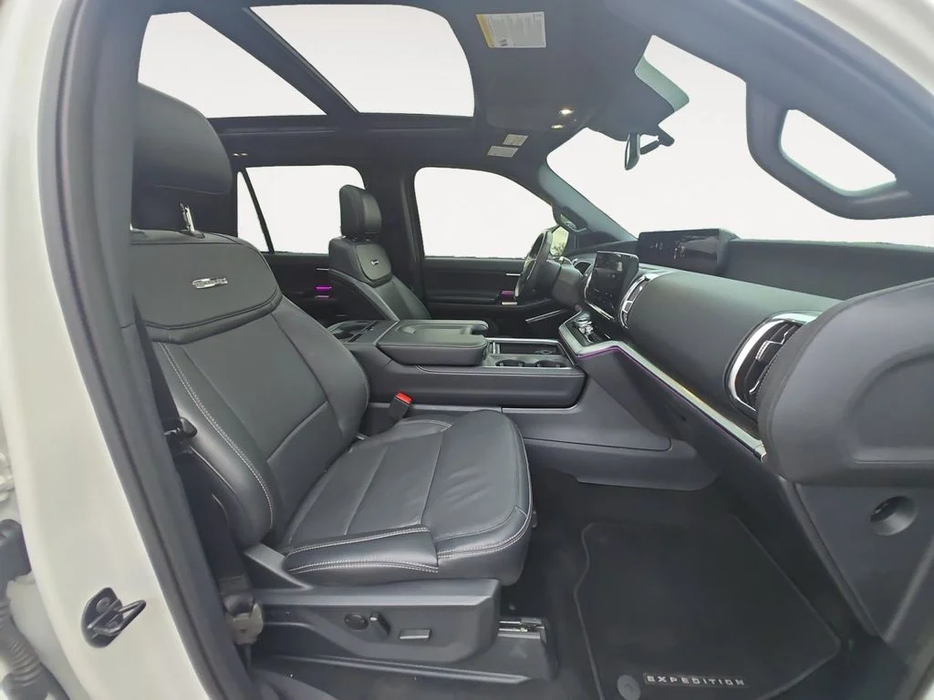 Used 2025 White Ford Platinum image 17