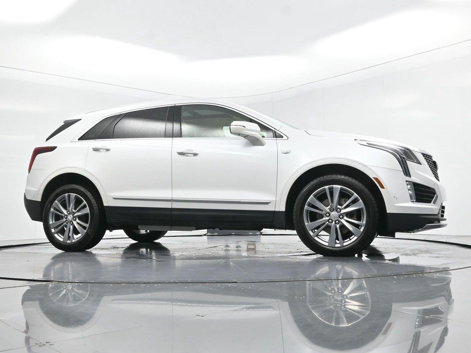 Used 2024 Crystal White Tricoat Cadillac Premium Luxury image 44