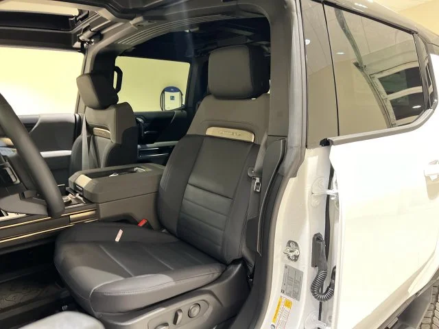 Certified Used 2025 White GMC 2X image 17