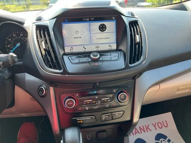 Used 2019 Green Ford SE image 13