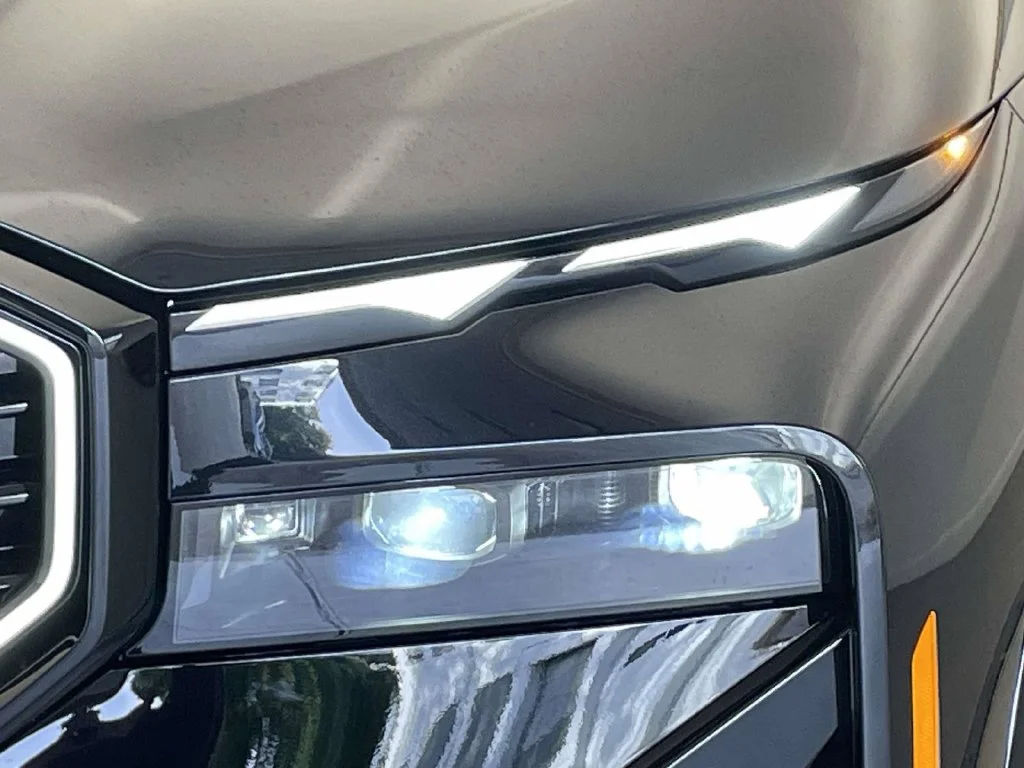 New 2027 Black BMW Label image 9