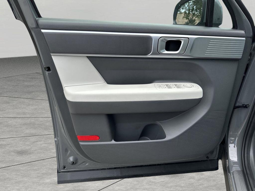 New 2026 Hampton Gray Hyundai SE FWD image 13