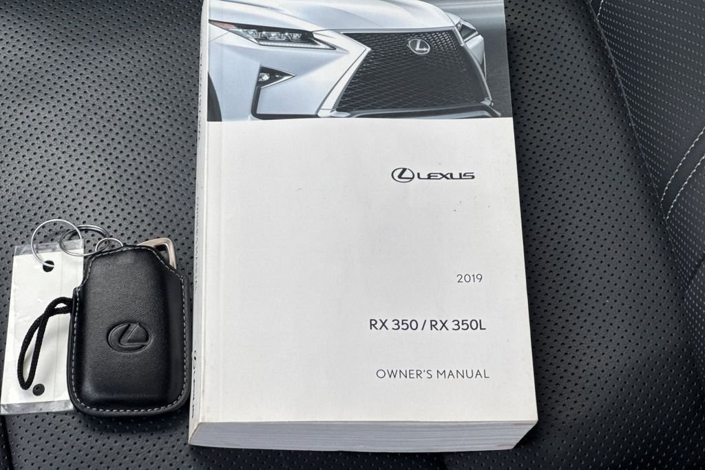 Used 2019 White Lexus 350 image 10