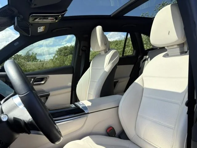 Used 2025 Black Mercedes-Benz GLC 300 image 7