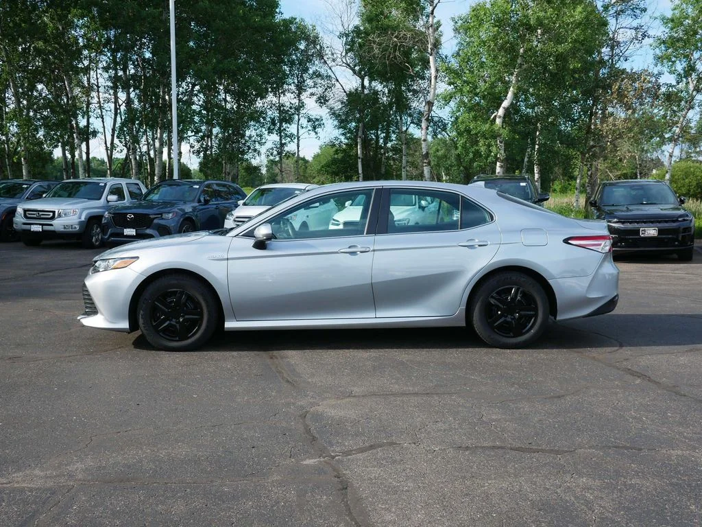 Used 2020 Silver Toyota LE image 7