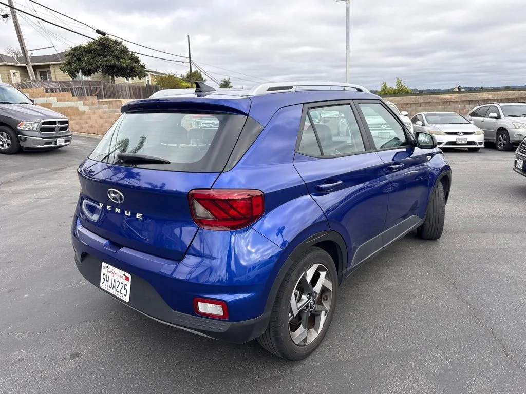 Used 2022 Blue Hyundai Limited image 3