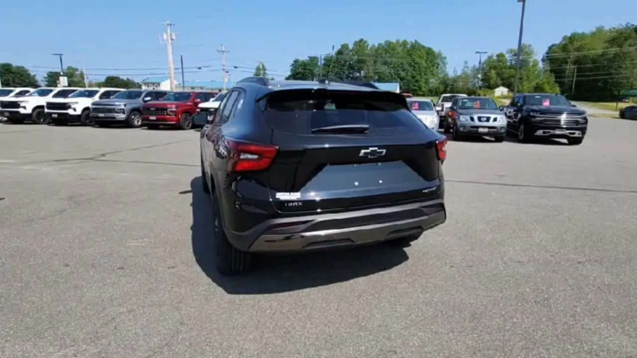 Used 2025 Mosaic Black Metallic Chevrolet ACTIV image 5