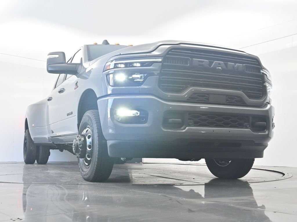 New 2026 Ceramic Gray Clear-Coat Exterior Paint RAM Laramie image 34