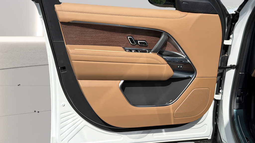 New 2026 Fuji White Land Rover SE image 20