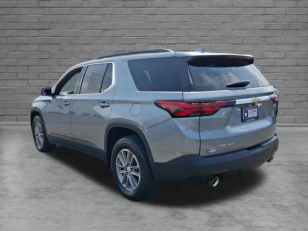 Used 2023 STERLING GRAY METALLIC Chevrolet LT Cloth image 8