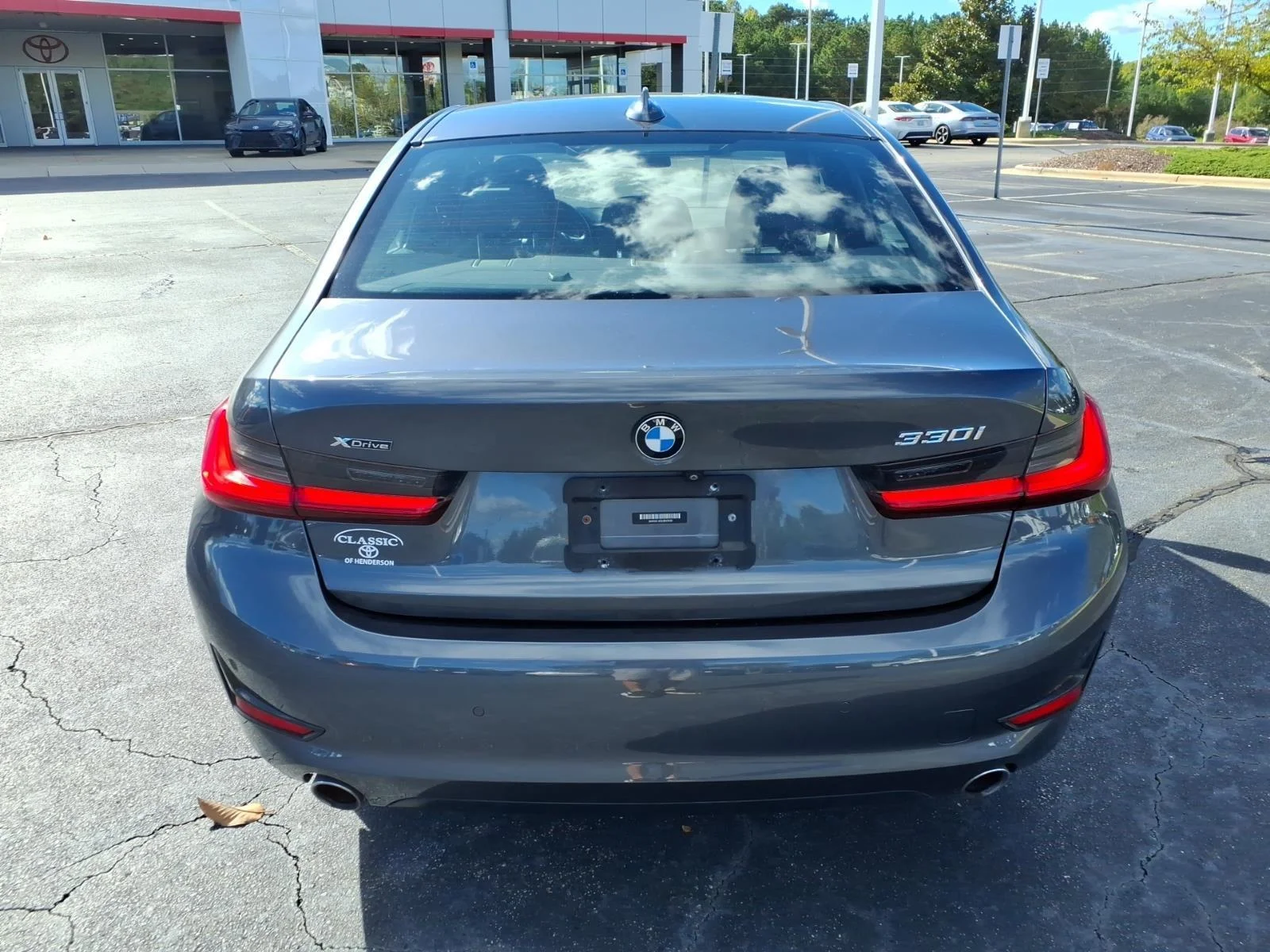 Used 2020 Mineral Gray Metallic BMW 330i xDrive image 13