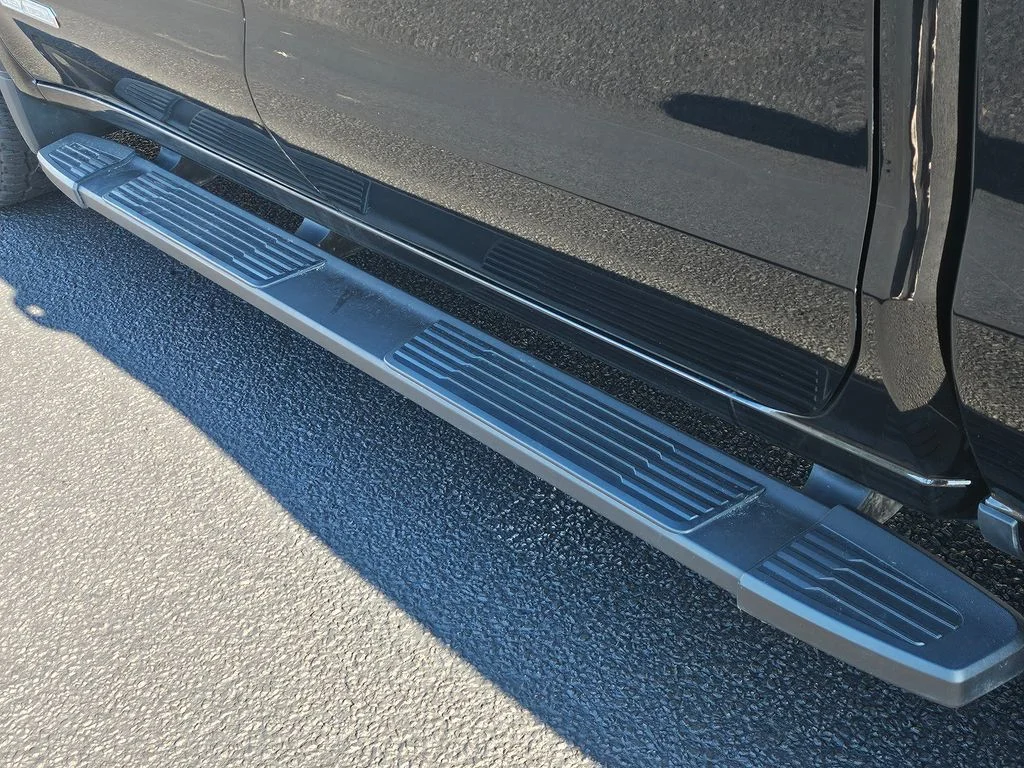 Used 2024 Onyx Black GMC Elevation image 18